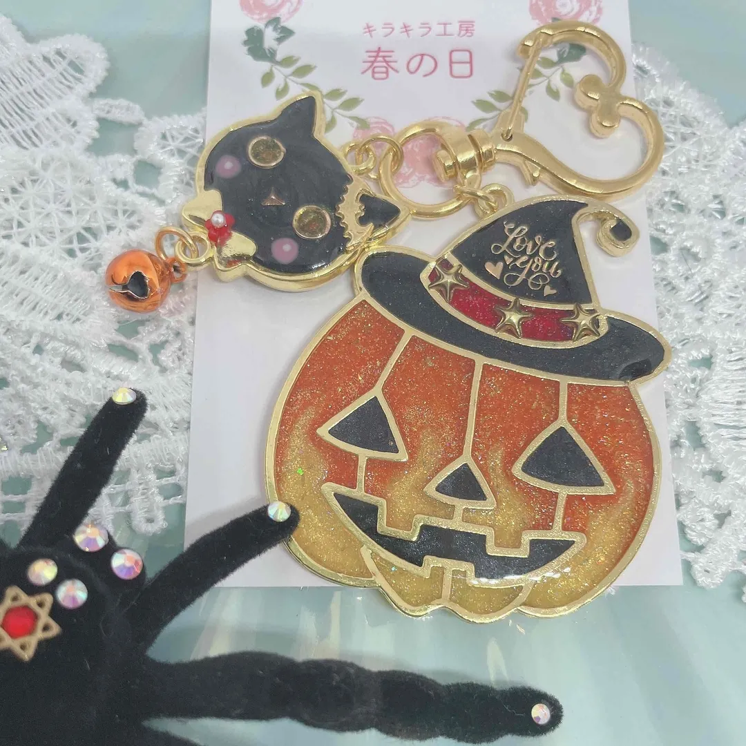 キラキラ工房　春の日さんのレジン作品 | 【定期便】作家のためのレジン 200g