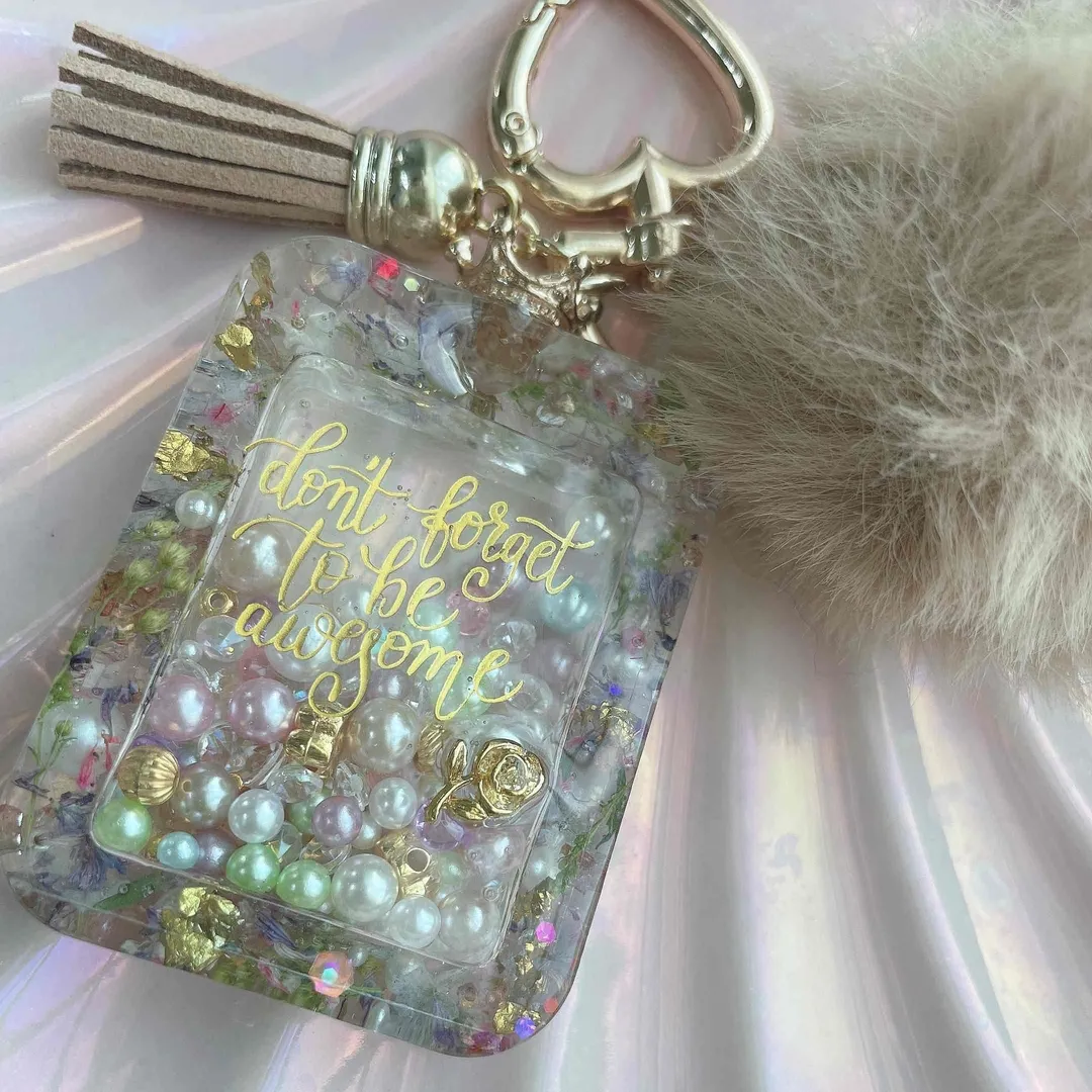 キラキラ工房　春の日さんのレジン作品 | 【定期便】作家のためのレジン 200g