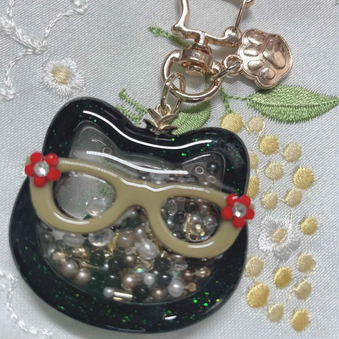 キラキラ工房　春の日さんのレジン作品 | 【定期便】作家のためのレジン 200g