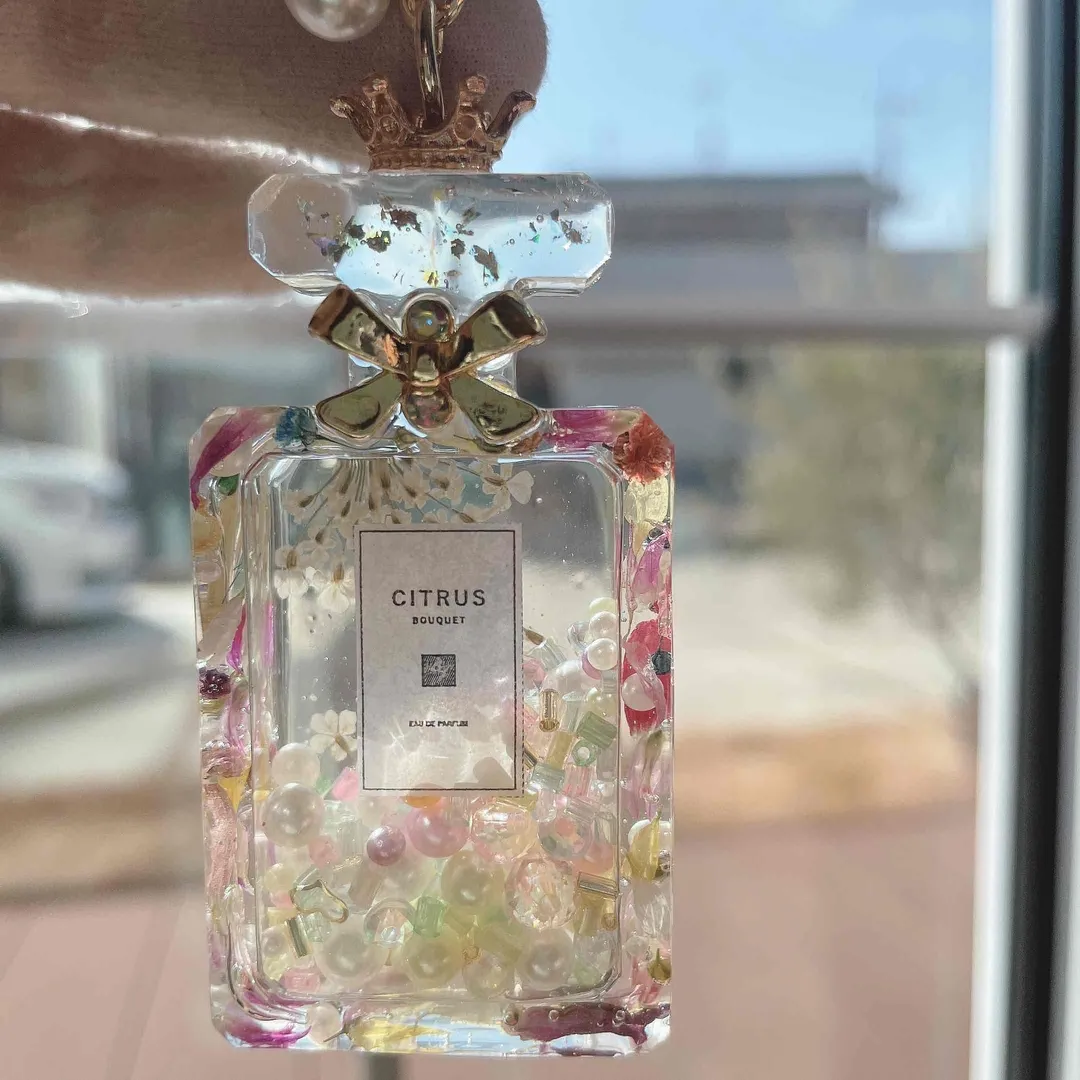 キラキラ工房　春の日さんのレジン作品 | 【定期便】作家のためのレジン 200g