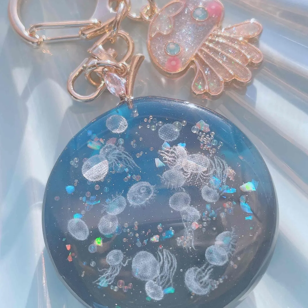 キラキラ工房　春の日さんのレジン作品 | 【定期便】作家のためのレジン 200g