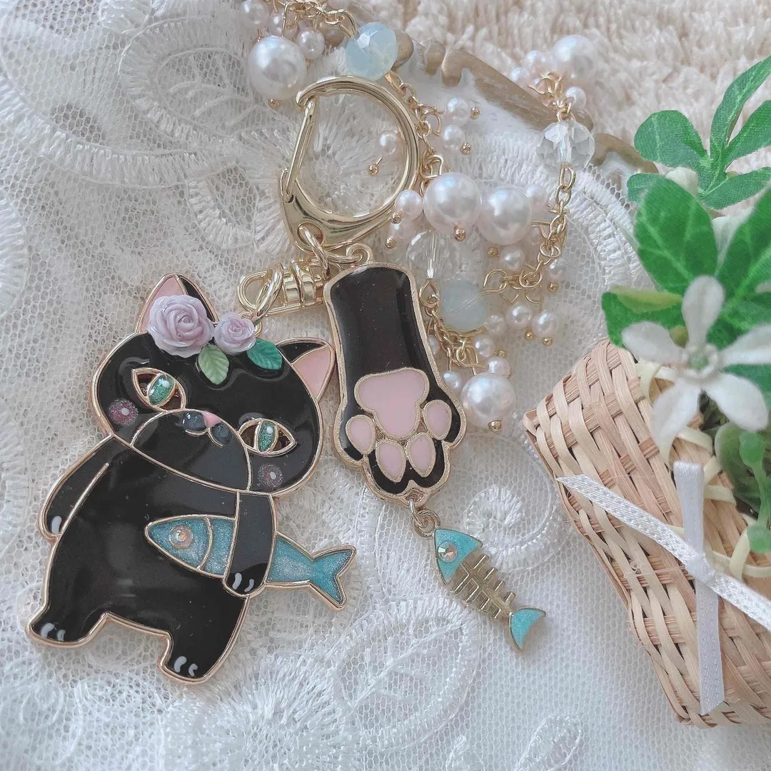 キラキラ工房　春の日さんのレジン作品 | 【定期便】作家のためのレジン 200g
