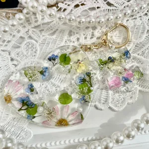 キラキラ工房　春の日さんの作品