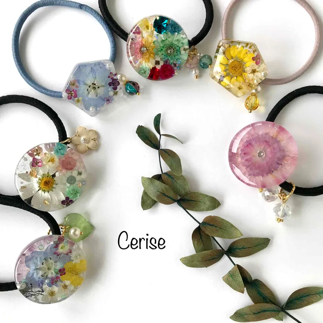 cerise22さんのレジン作品 | 改良版 最高峰のコスパ レジン液 大容量 100g 持続する...
