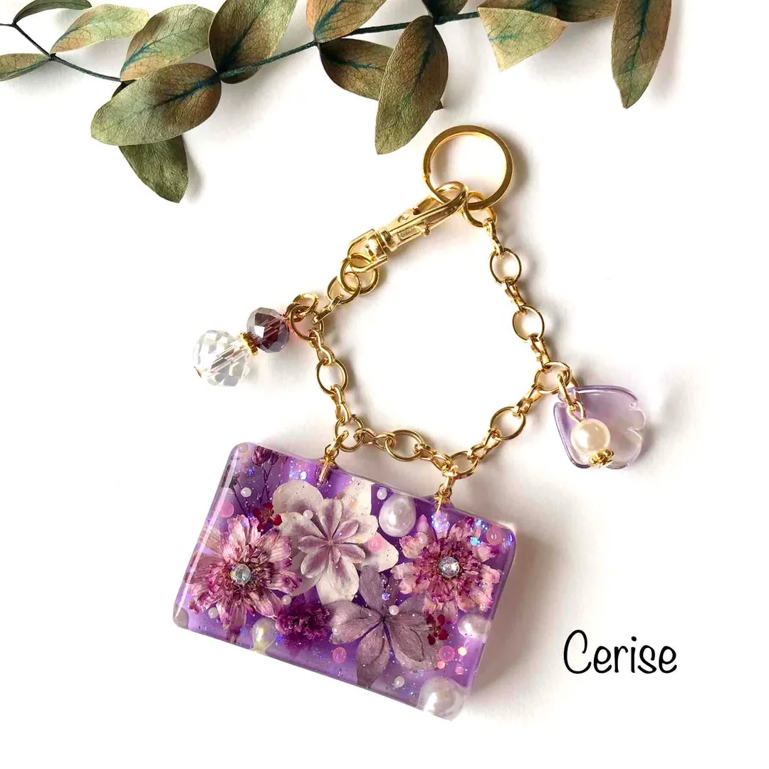 cerise22さんのレジン作品 | 改良版 最高峰のコスパ レジン液 大容量 100g 持続する...