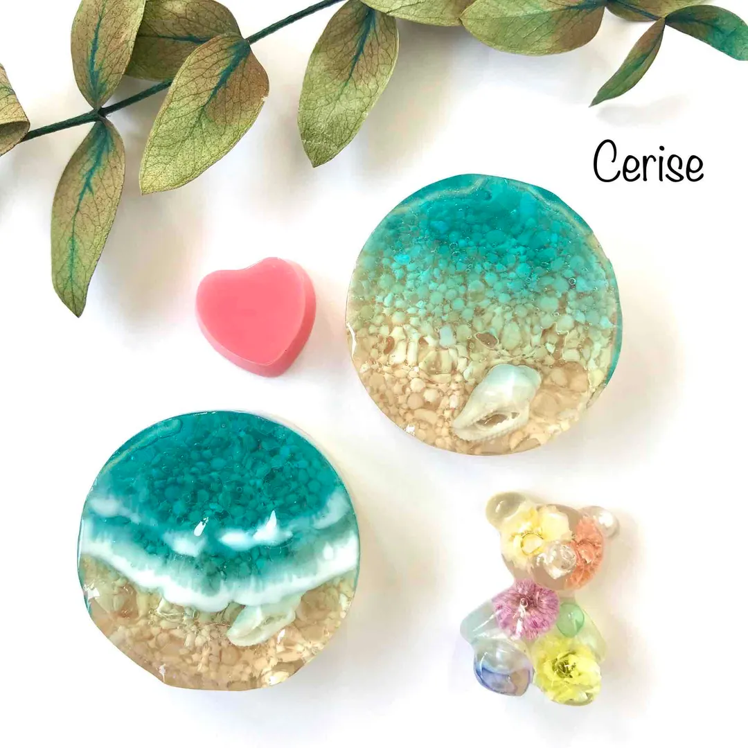 cerise22さんのレジン作品 | 改良版 最高峰のコスパ レジン液 大容量 100g 持続する...