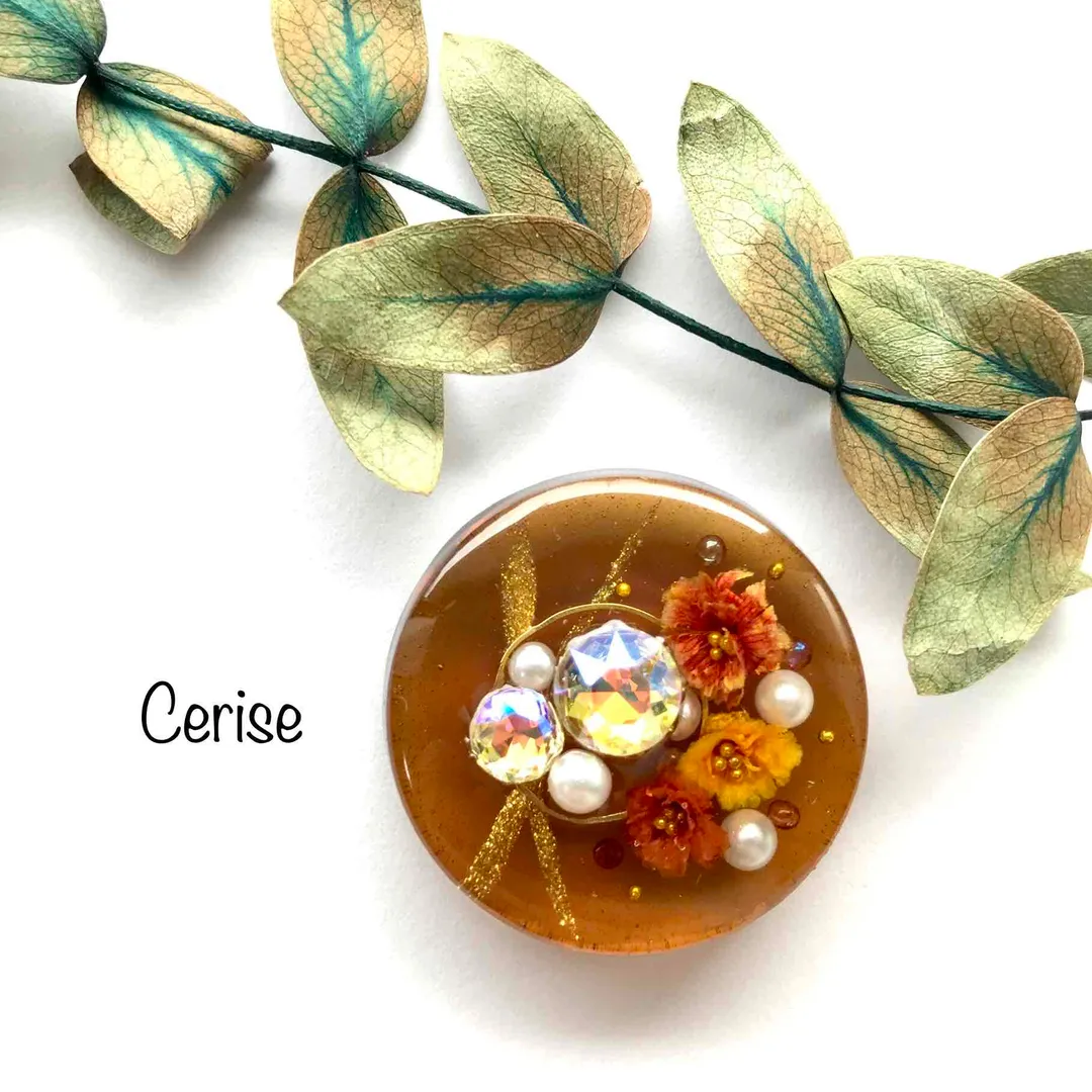 cerise22さんのレジン作品 | 改良版 最高峰のコスパ レジン液 大容量 100g 持続する...