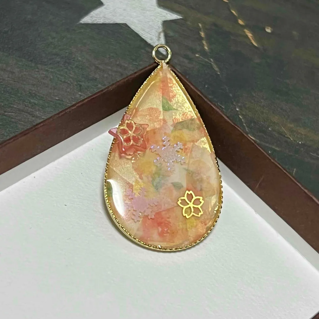 LunaNixさんのレジン作品 | ☆SNSで話題沸騰☆ レジン液 安心の日本製 作家のためのレ...