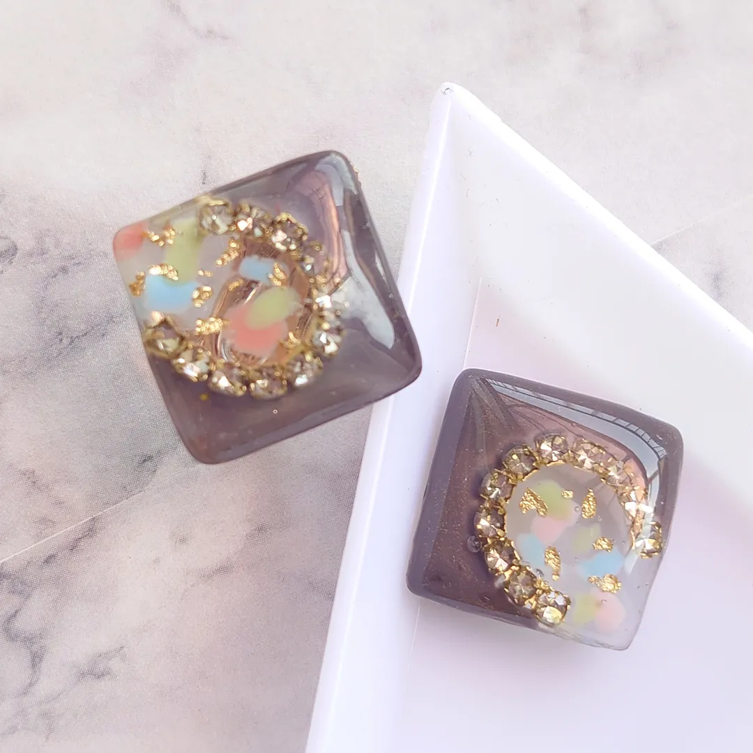 nananzaoさんのレジン作品 | レジン液 大容量 最高峰のコスパ レジン 持続する 透明度 ...