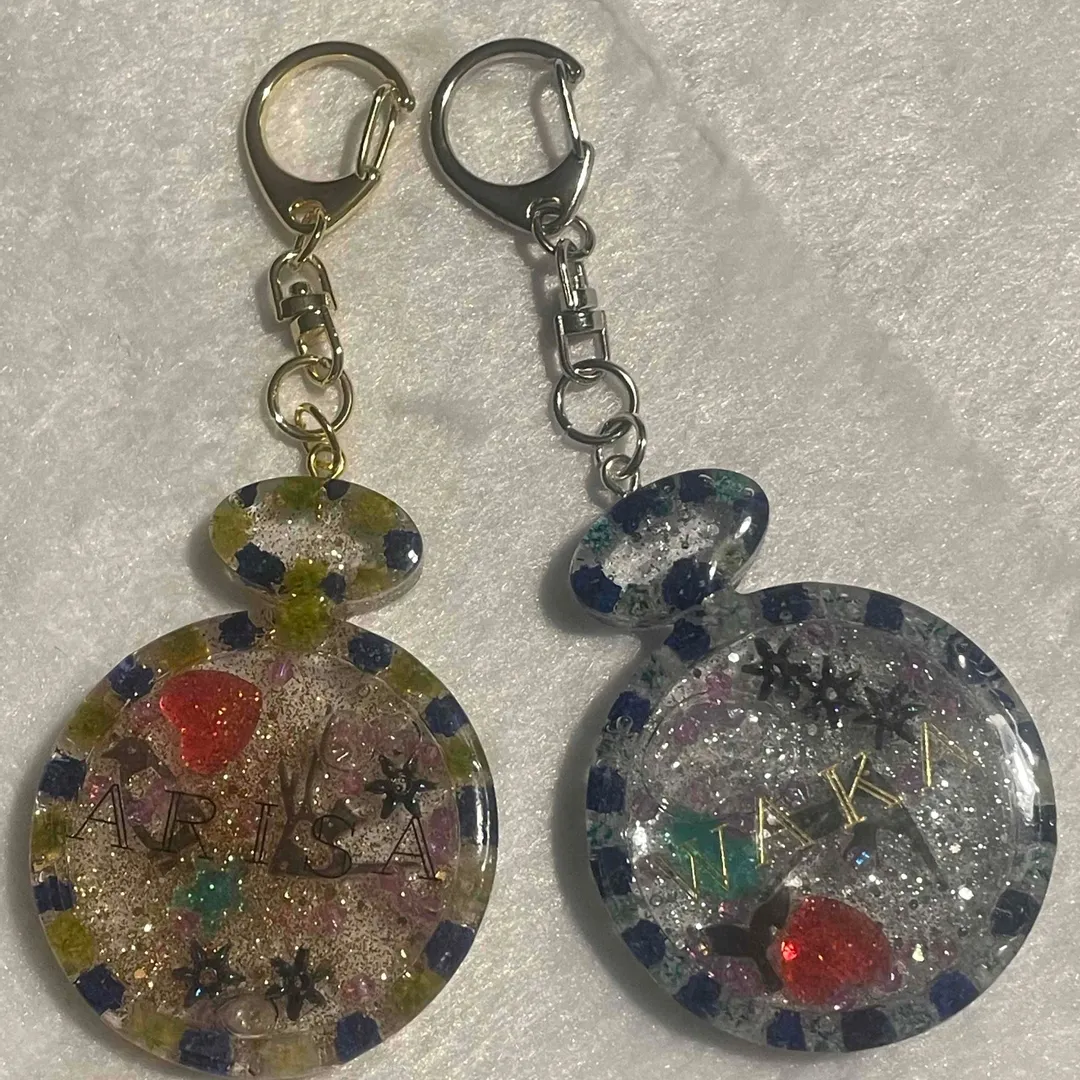 aki2002101さんのレジン作品 | 【復刻】 作家のためのレジン 貝殻ラベル 100g