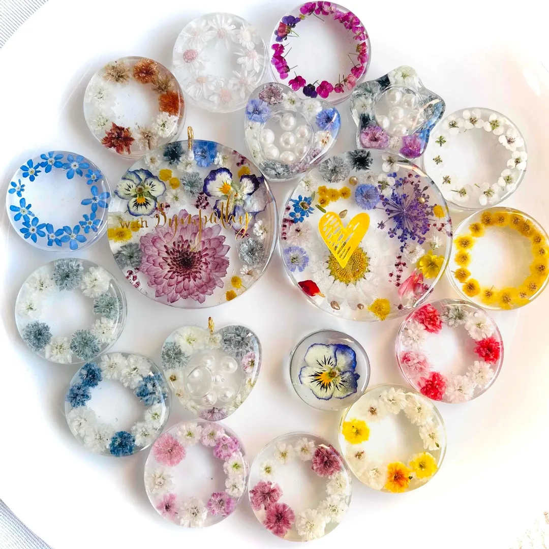 まっｻﾝさんのレジン作品 | 【定期便】作家のためのレジン 200g
