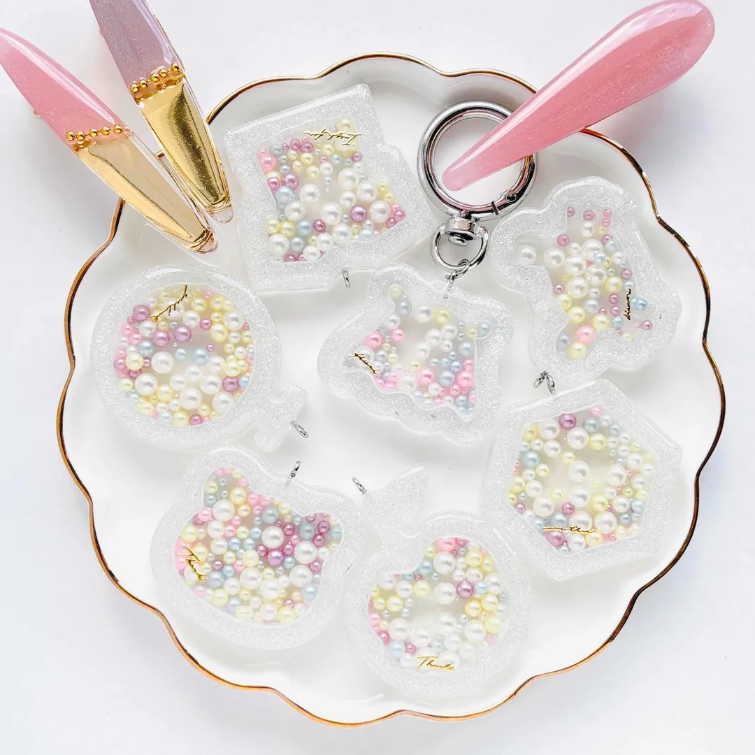 まっｻﾝさんのレジン作品 | 【定期便】作家のためのレジン 400g