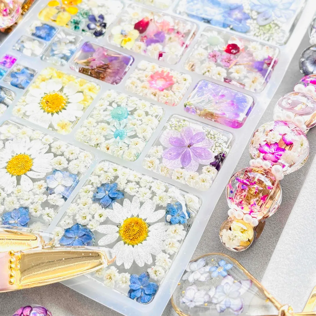 まっｻﾝさんのレジン作品 | 【定期便】作家のためのレジン 400g