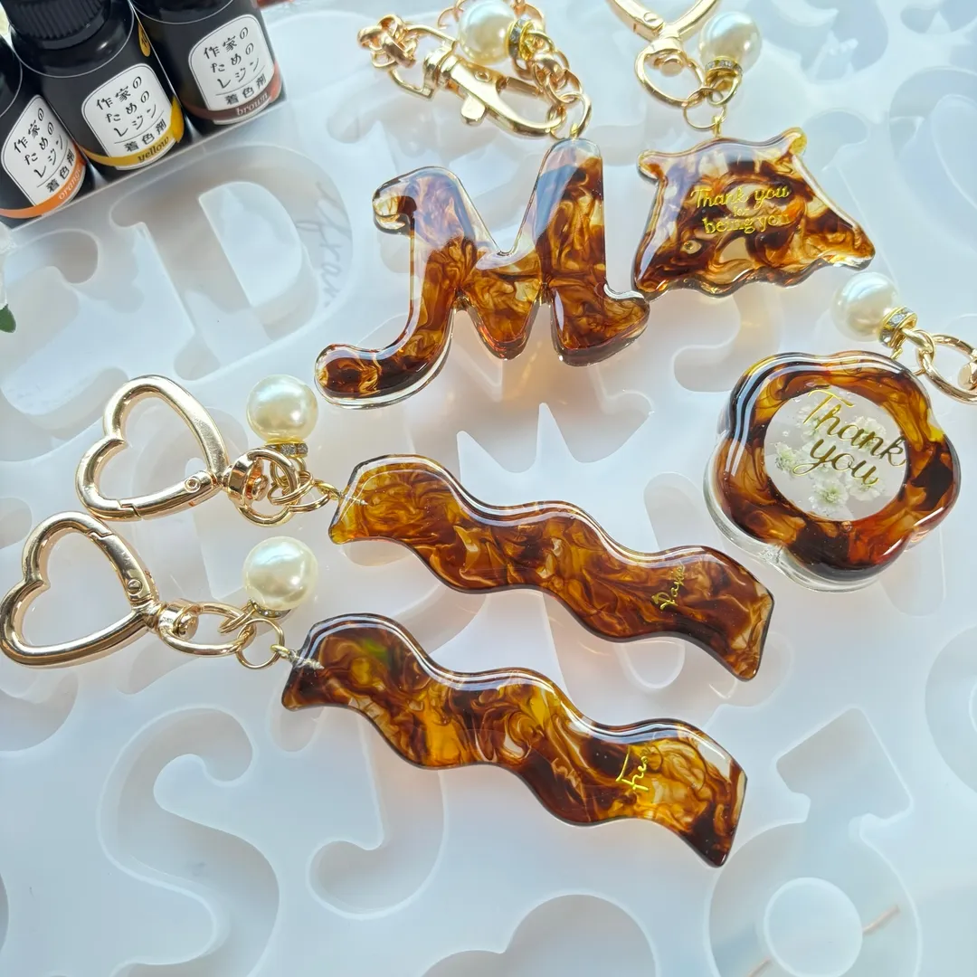 まっｻﾝさんのレジン作品 | 【定期便】作家のためのレジン 1000g