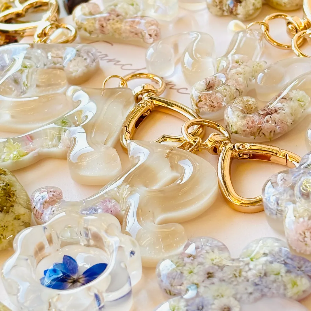 まっｻﾝさんのレジン作品 | 【定期便】作家のためのレジン 1000g