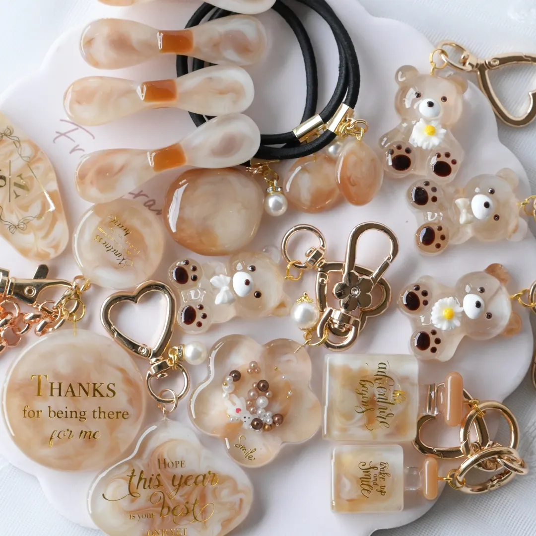 まっｻﾝさんのレジン作品 | 【定期便】作家のためのレジン 1000g