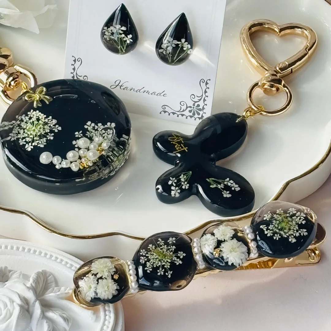 まっｻﾝさんのレジン作品 | 【定期便】作家のためのレジン 1000g