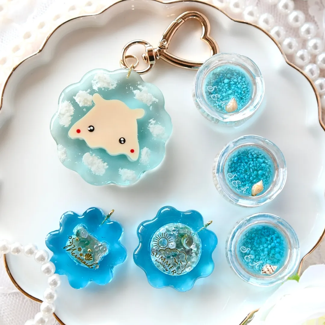 まっｻﾝさんのレジン作品 | レジン用着色剤 宝石の雫 シアン