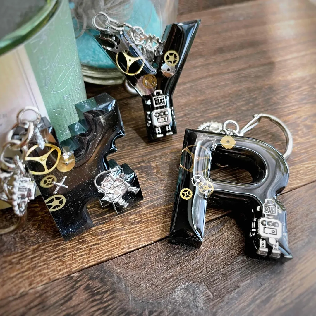 jack&cocoさんのレジン作品 | 金属チャーム　ロボット　A　立体　18*12mm　厚5mm　...