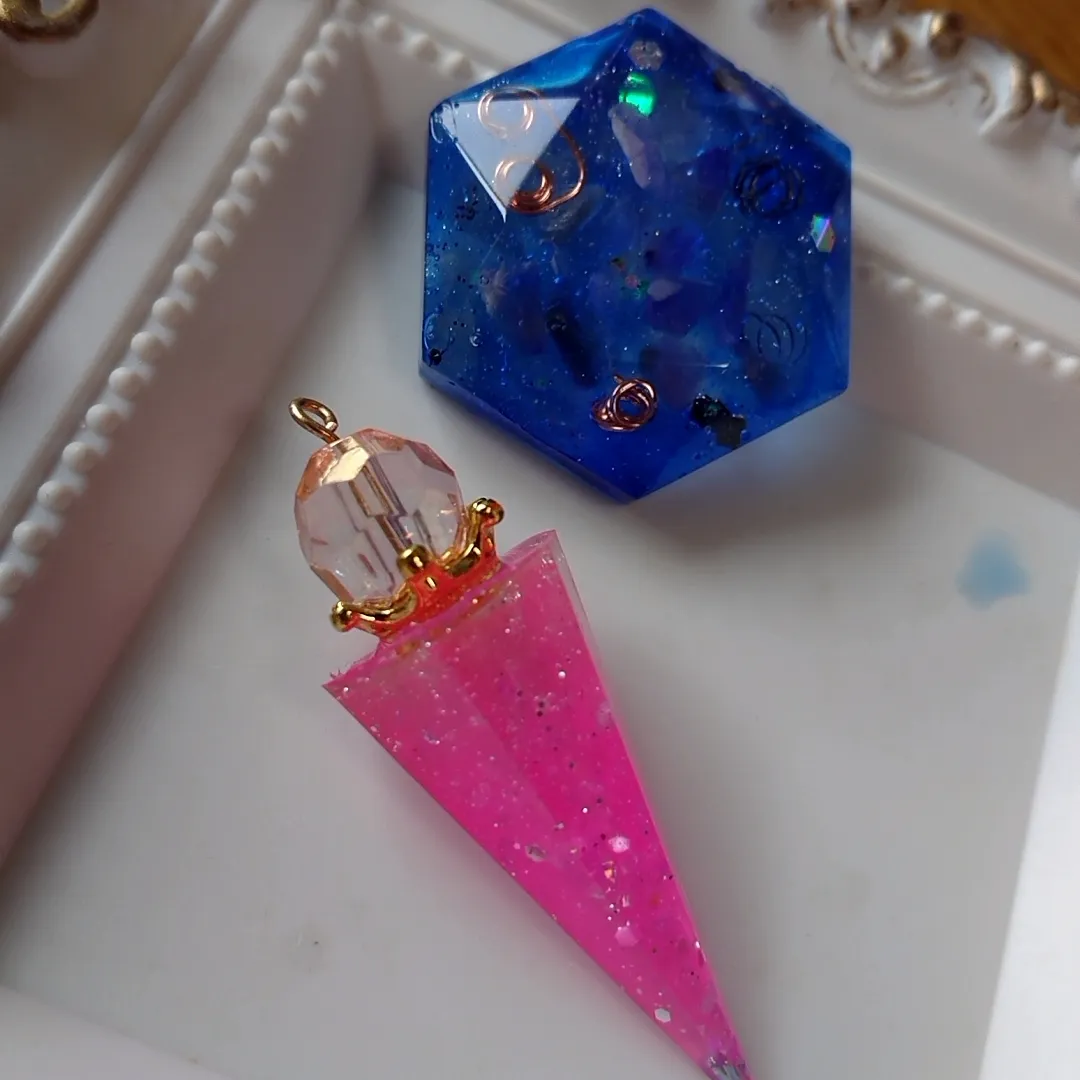 nekoneko555さんのレジン作品 | UVレジン着色剤　宝石の雫 専用　調色パレット