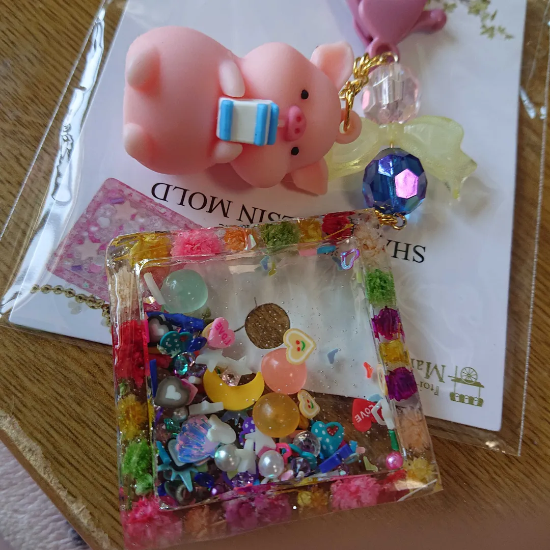 nekoneko555さんのレジン作品 | 超透明【大容量UV-LEDレジン液】70g 『コスパ＆クオリ...