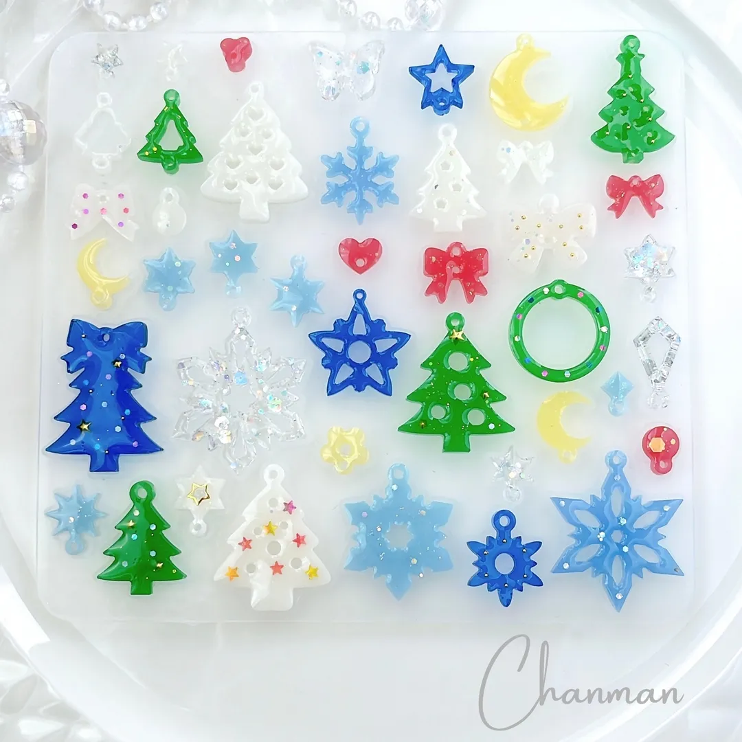 ちゃんまん ◡̈さんのレジン作品 | シリコンモールド クリスマス ツリー 雪の結晶 オーナメント...