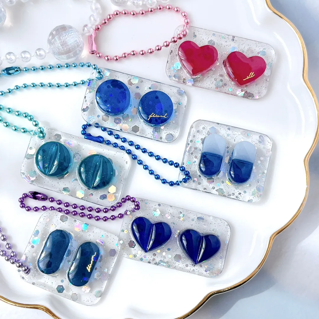 ちゃんまん ◡̈さんのレジン作品 | シリコンモールド ピル タブレット お薬シート ハート錠 丸...