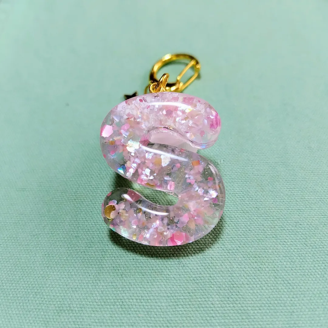 momoyさんのレジン作品 | スーパーSALE割引 クリスマスパッケージ登場 レジン液 大...