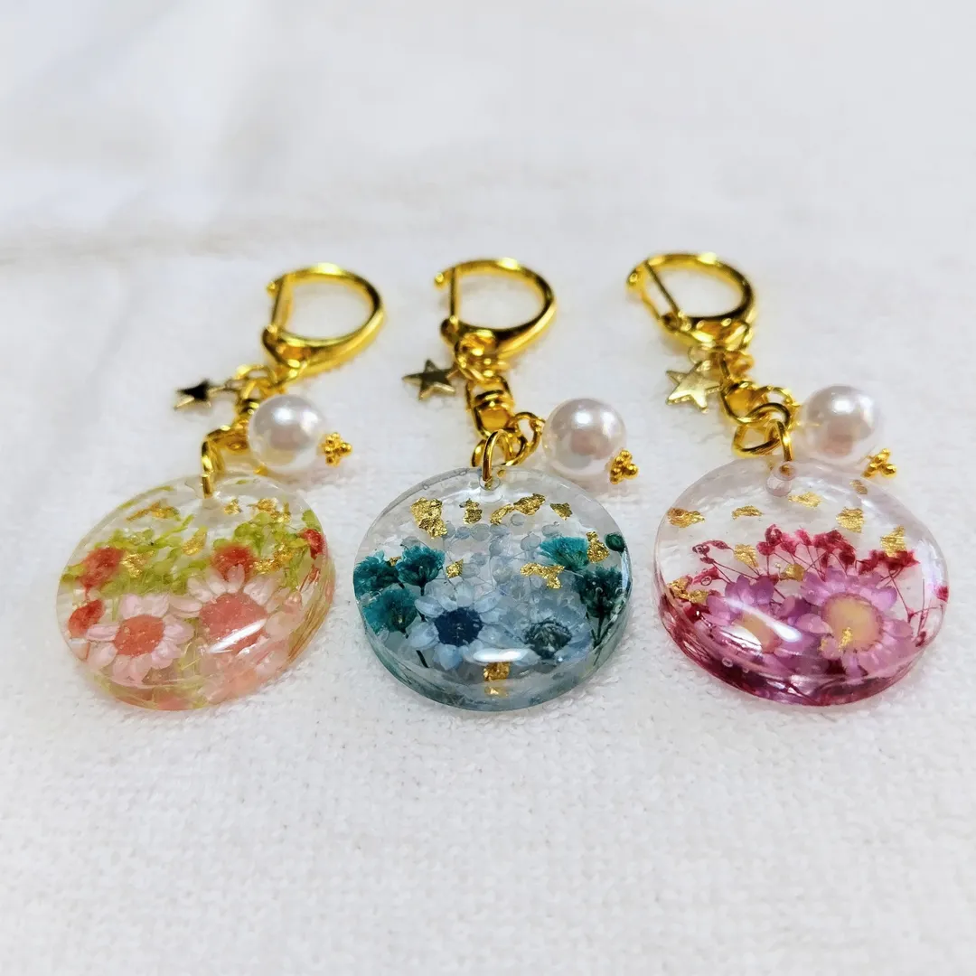 momoyさんのレジン作品 | スーパーSALE割引 クリスマスパッケージ登場 レジン液 大...