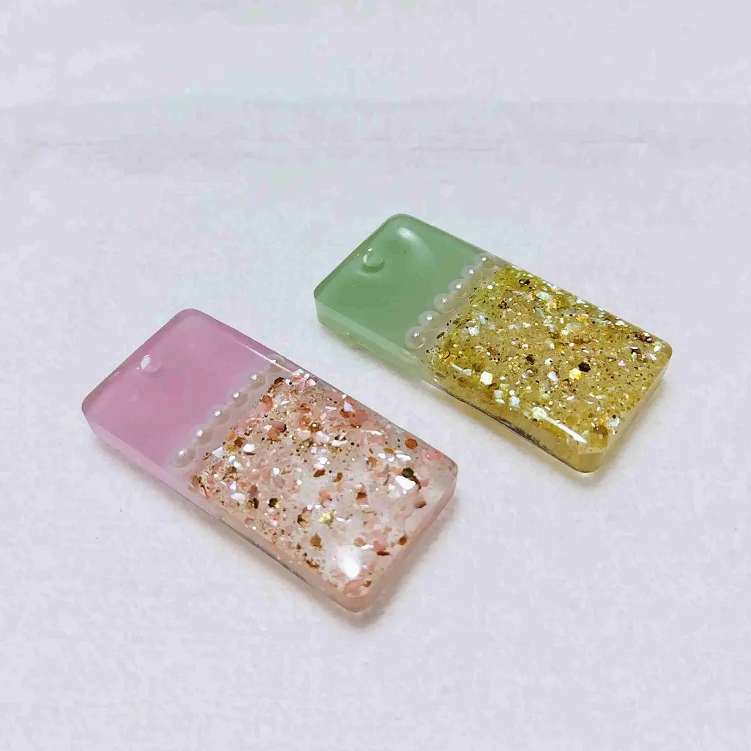 momoyさんのレジン作品 | スーパーSALE割引 クリスマスパッケージ登場 レジン液 大...