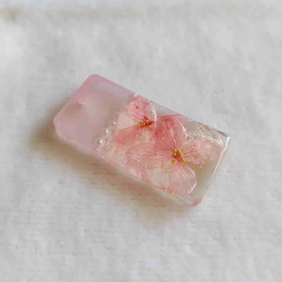 momoyさんのレジン作品 | スーパーSALE割引 クリスマスパッケージ登場 レジン液 大...