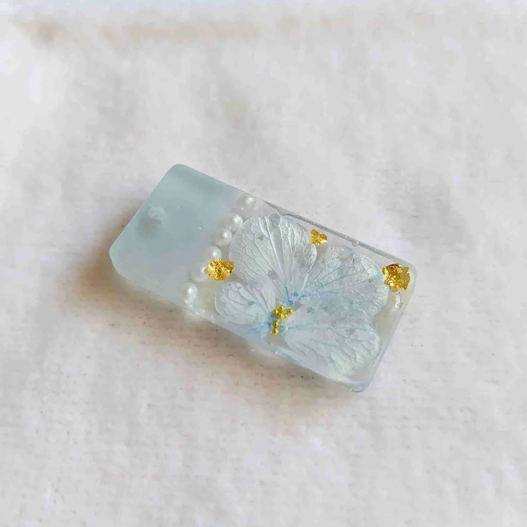 momoyさんのレジン作品 | スーパーSALE割引 クリスマスパッケージ登場 レジン液 大...