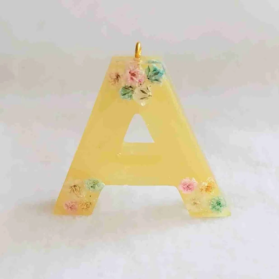 momoyさんのレジン作品 | スーパーSALE割引 クリスマスパッケージ登場 レジン液 大...