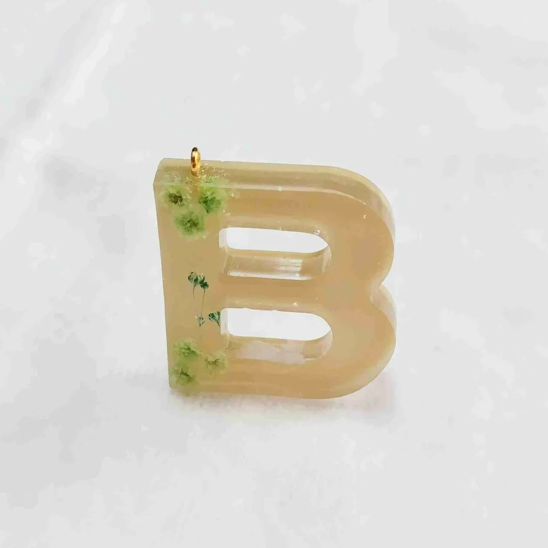 momoyさんのレジン作品 | スーパーSALE割引 クリスマスパッケージ登場 レジン液 大...