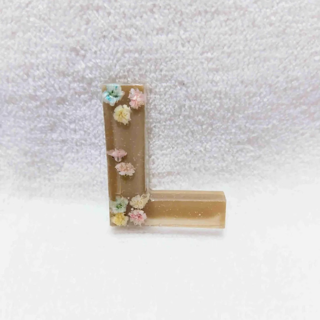 momoyさんのレジン作品 | スーパーSALE割引 クリスマスパッケージ登場 レジン液 大...