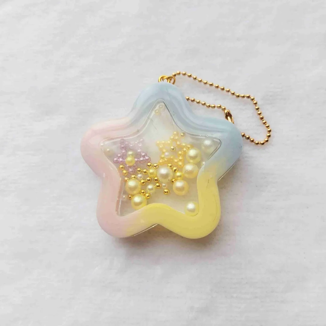 momoyさんのレジン作品 | スーパーSALE割引 クリスマスパッケージ登場 レジン液 大...