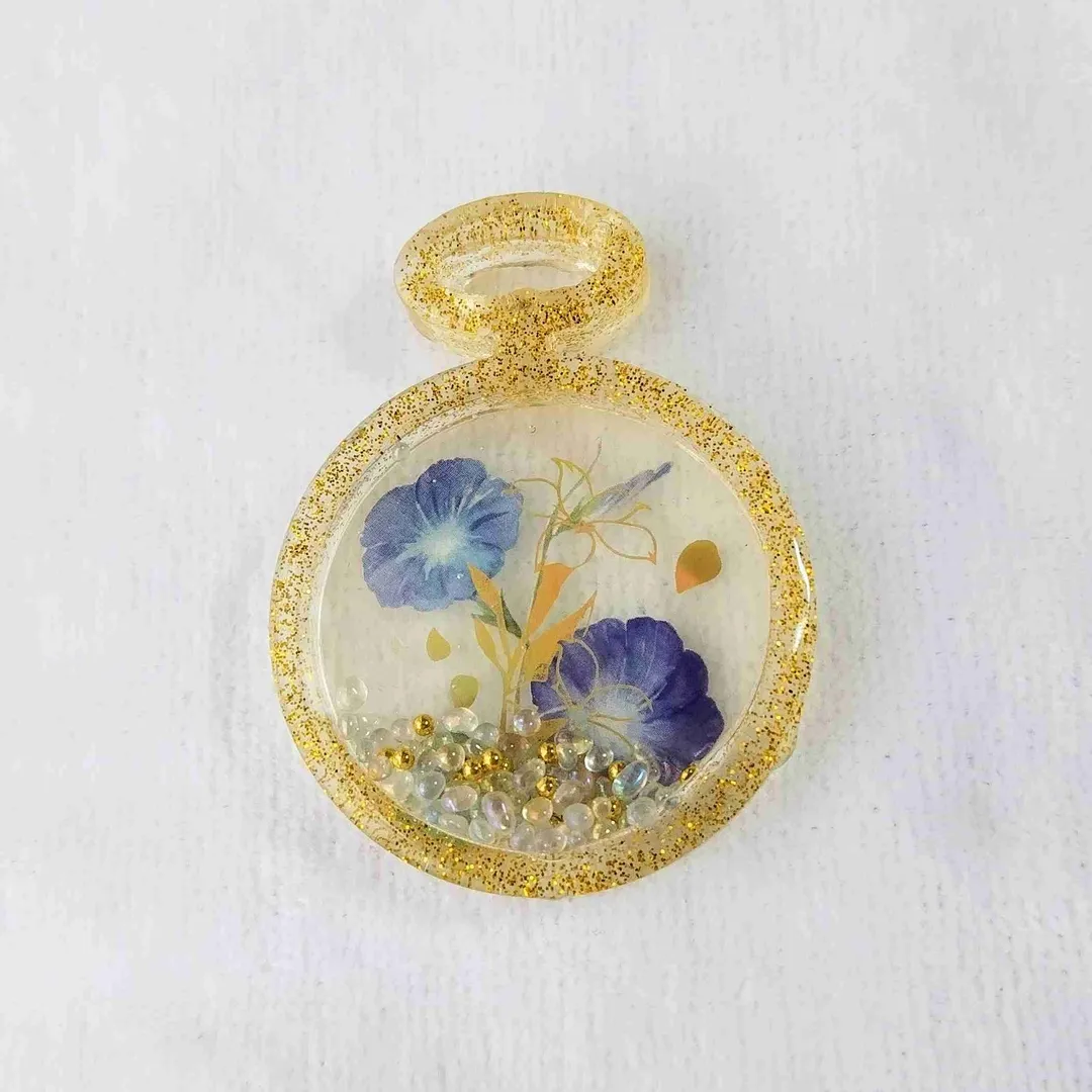 momoyさんのレジン作品 | スーパーSALE割引 クリスマスパッケージ登場 レジン液 大...