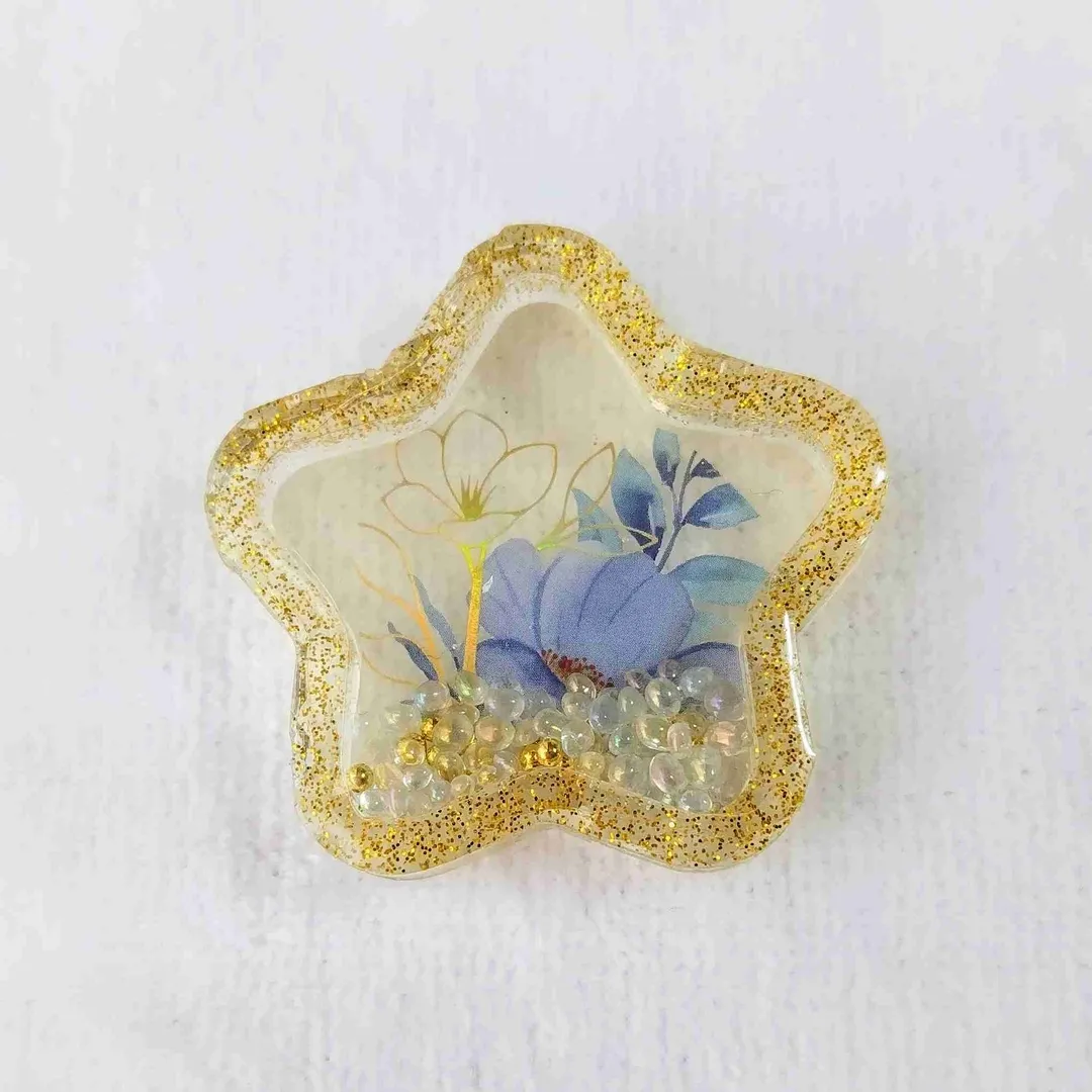 momoyさんのレジン作品 | スーパーSALE割引 クリスマスパッケージ登場 レジン液 大...