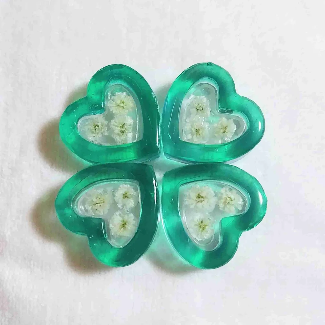 momoyさんのレジン作品 | スーパーSALE割引 クリスマスパッケージ登場 レジン液 大...