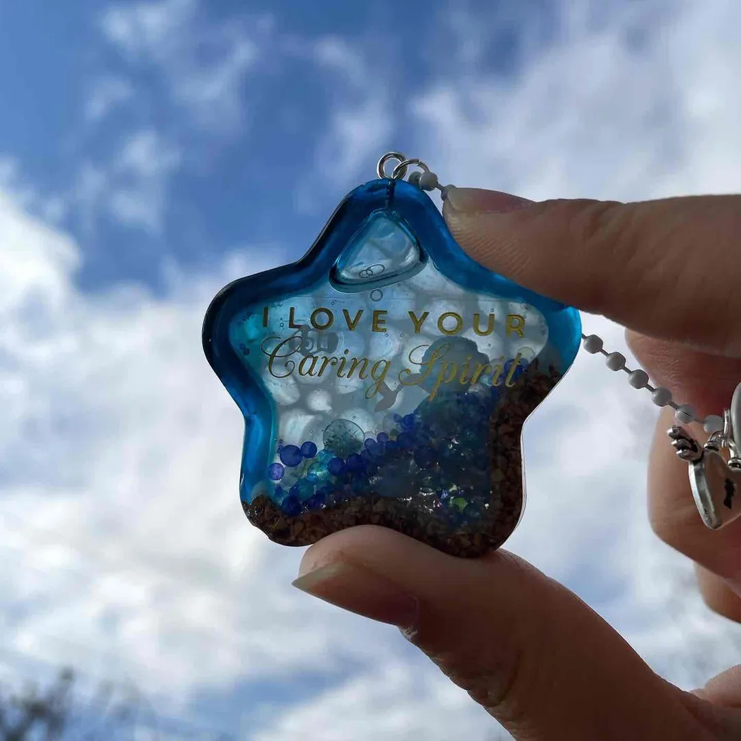 Danhana（ﾀﾝﾊﾅ）さんのレジン作品 | 超透明【大容量UV-LEDレジン液】70g 『コスパ＆クオリ...