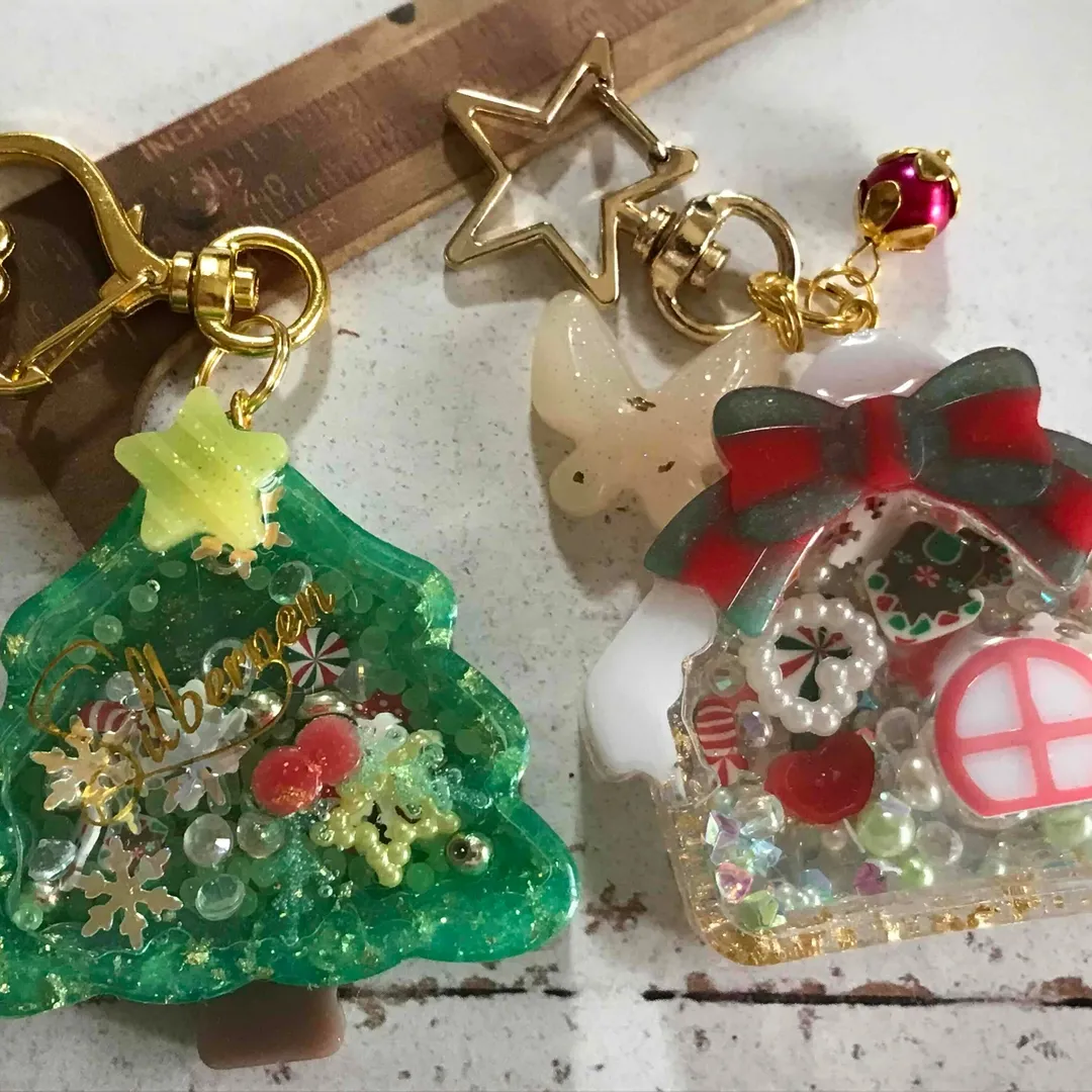 鷹ママさんのレジン作品 | シリコンモールド 家 窓 リボン クリスマス シャカシャカ ...
