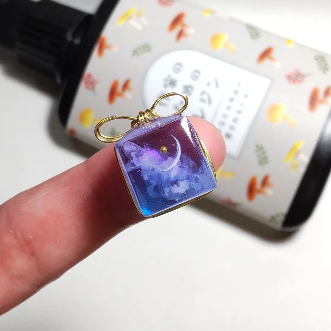 Bellさんのレジン作品 | 作家のためのレジン 100g